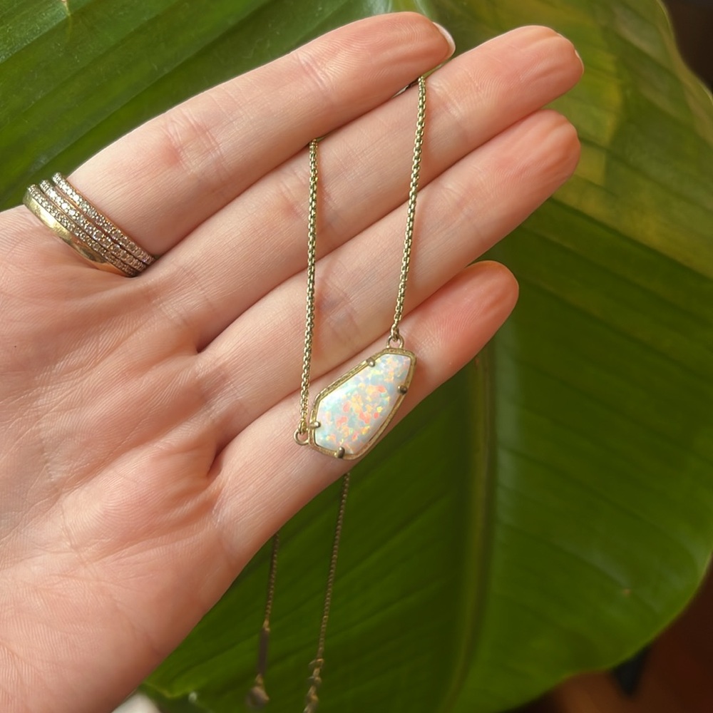Kendra Scott Cami White Kyocera Opal Gold Necklace RARE